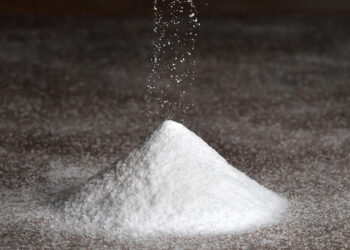 Process for recovery of common salt, potassium chloride and high purity magnesia from brine in an integrated manner